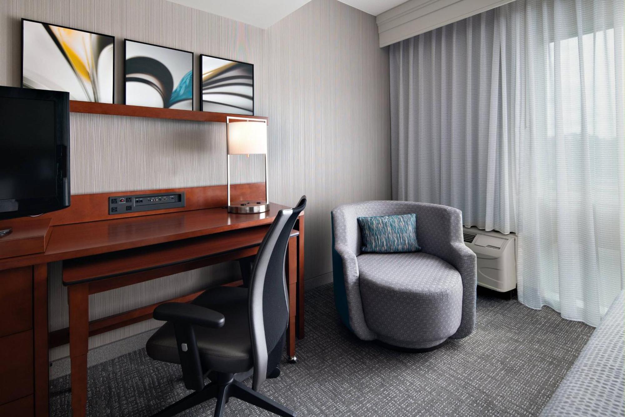 Hotel Courtyard By Marriott Raleigh North/Triangle Town Center Exterior foto