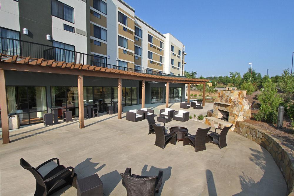 Hotel Courtyard By Marriott Raleigh North/Triangle Town Center Exterior foto